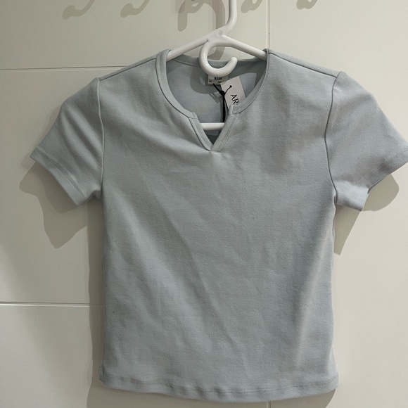 Aritzia Sunday Best Tshirt - Picture 1 of 3